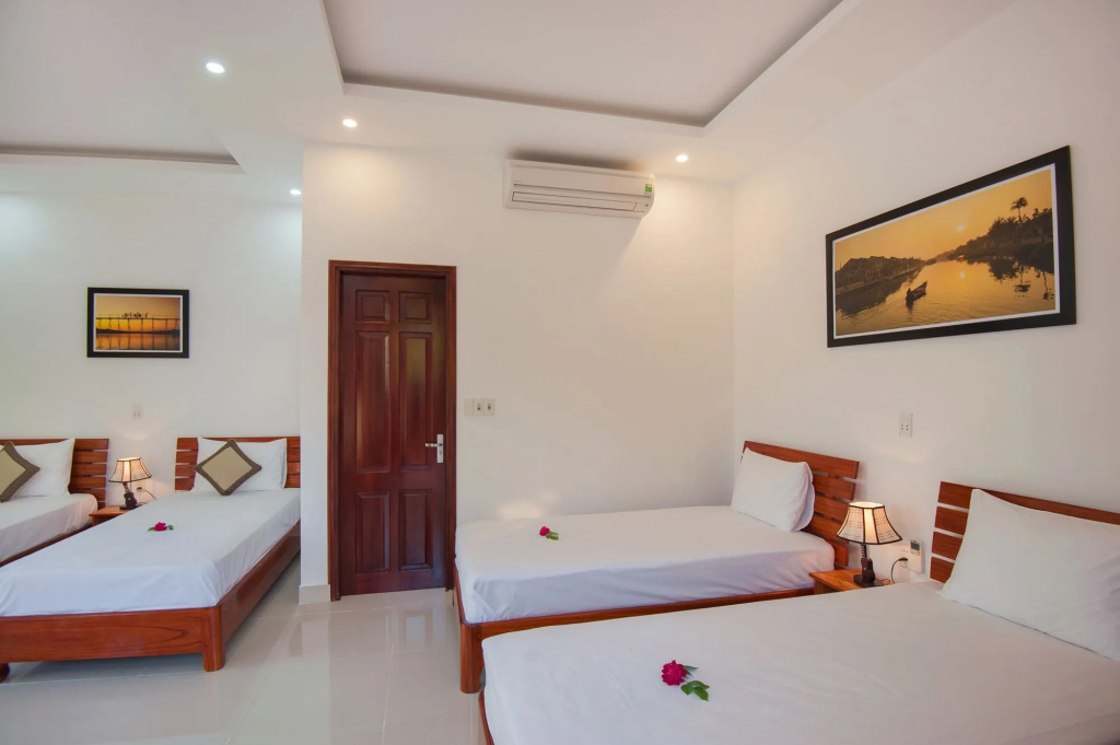The Moon River Homestay & Villa