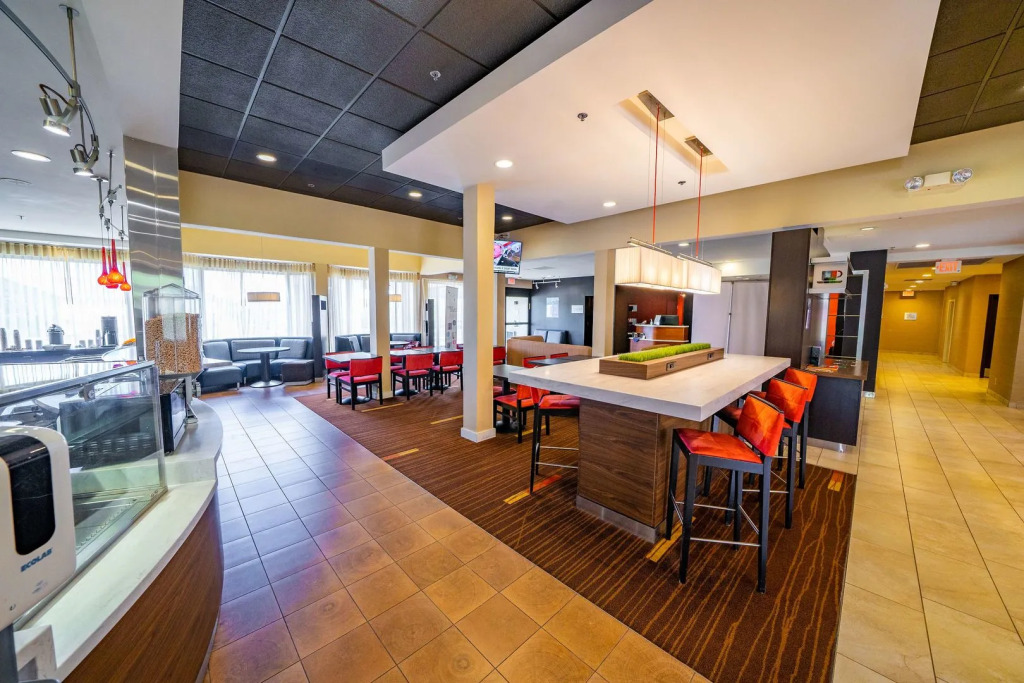 Spark by Hilton Bettendorf Quad Cities