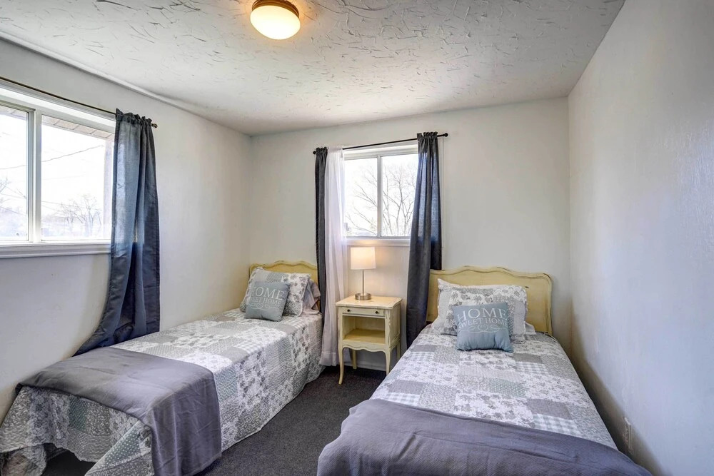 Charming Montrose Family Home: Block to Downtown!