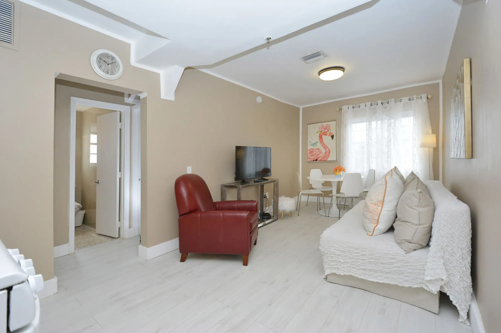 335 Ocean Walk Apartments