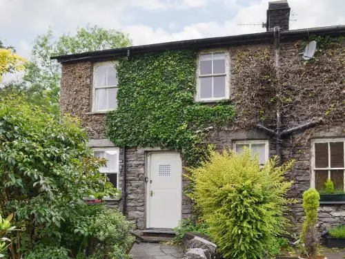 Roundhill Cottages 1