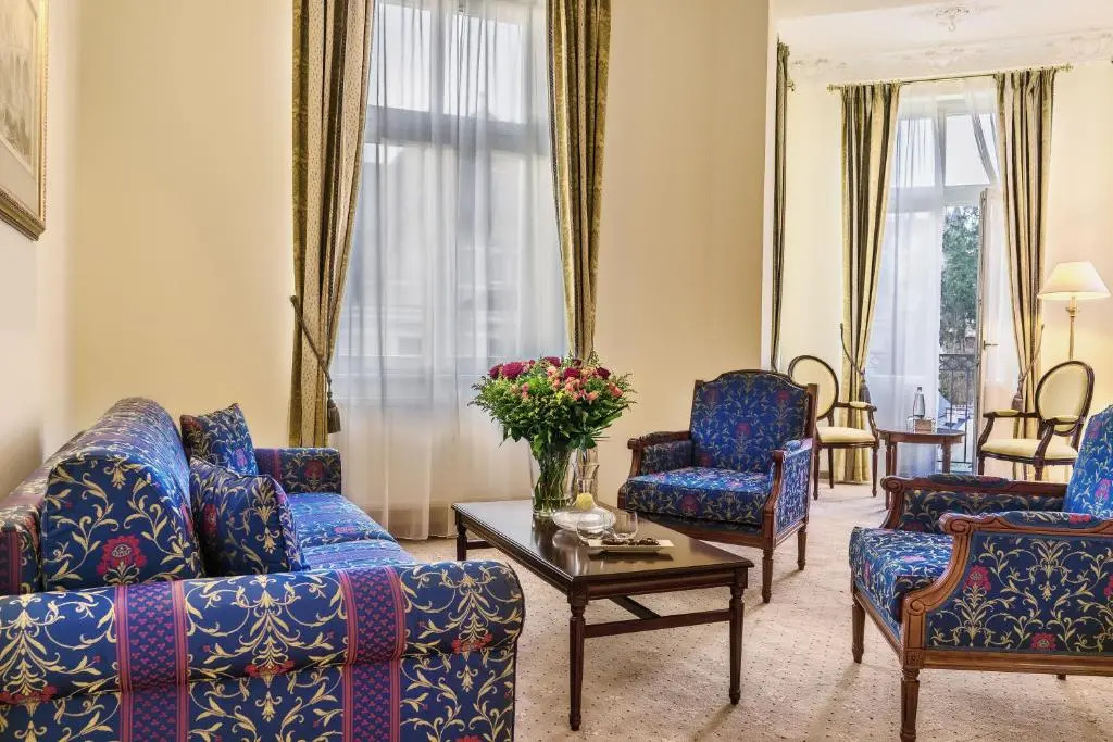 Savoy Westend Hotel