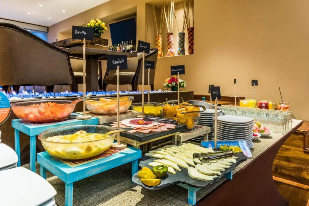 Hotel Rosales Plaza