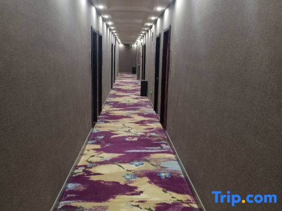 Zhoukou Jinyu Hotel