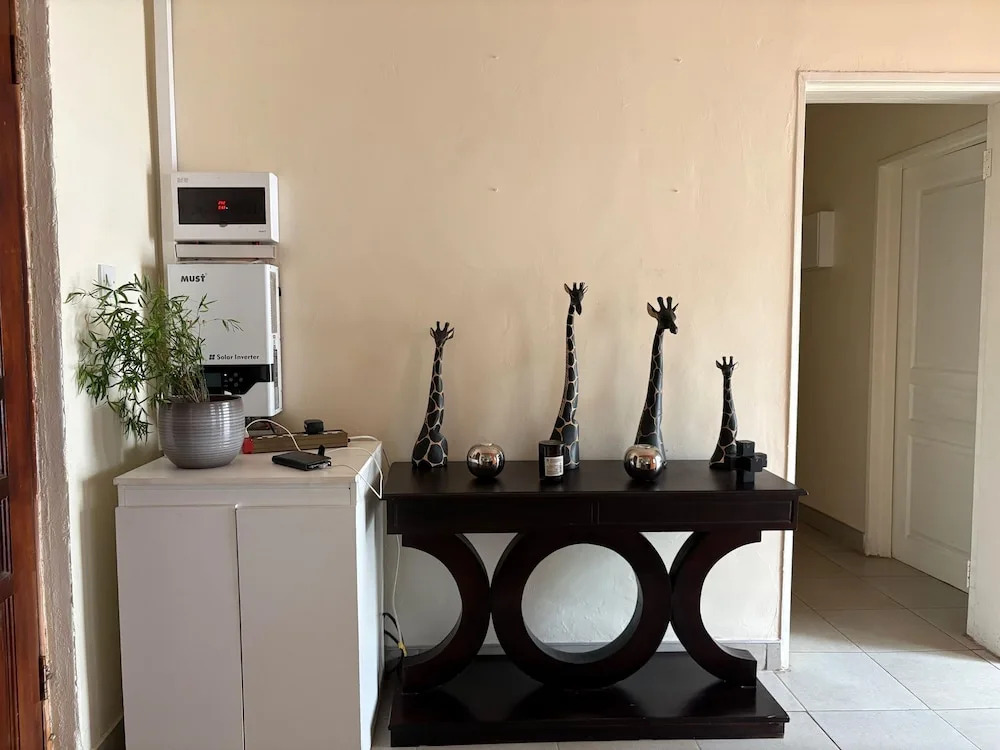 Double Bedroom In Mt Pleasant Heights - 2378