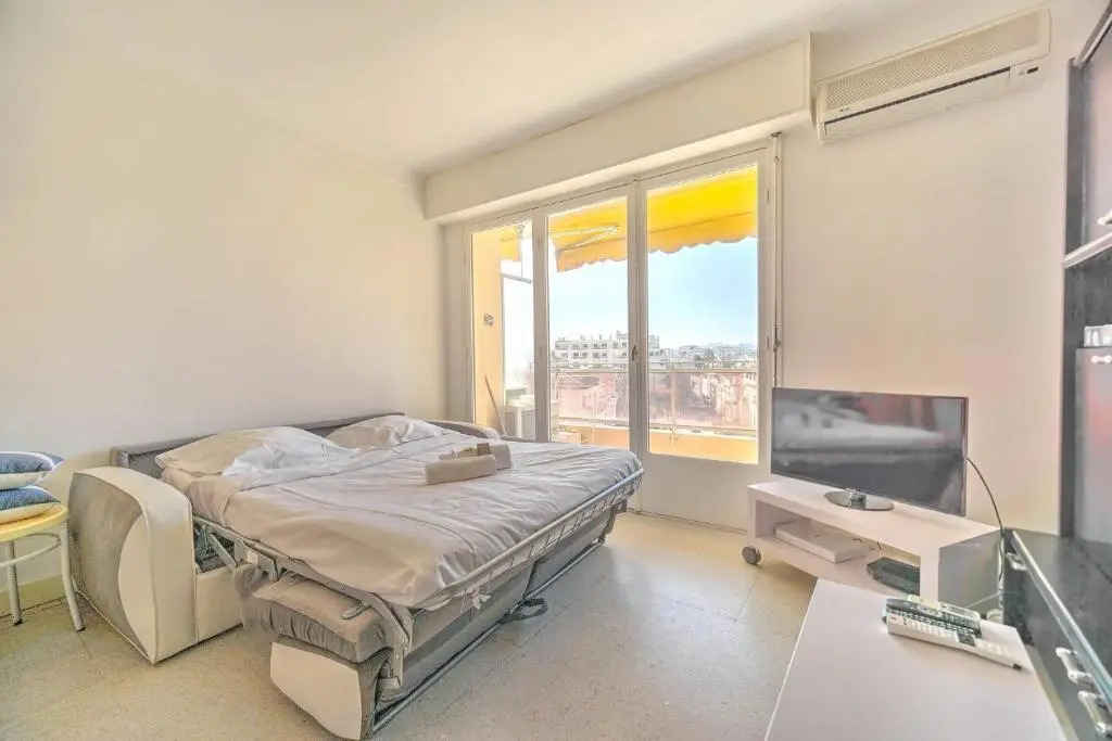 Cannes beaches 3 mn Super quiet 1 BR - 6 PAX with balcony by Olam Properties