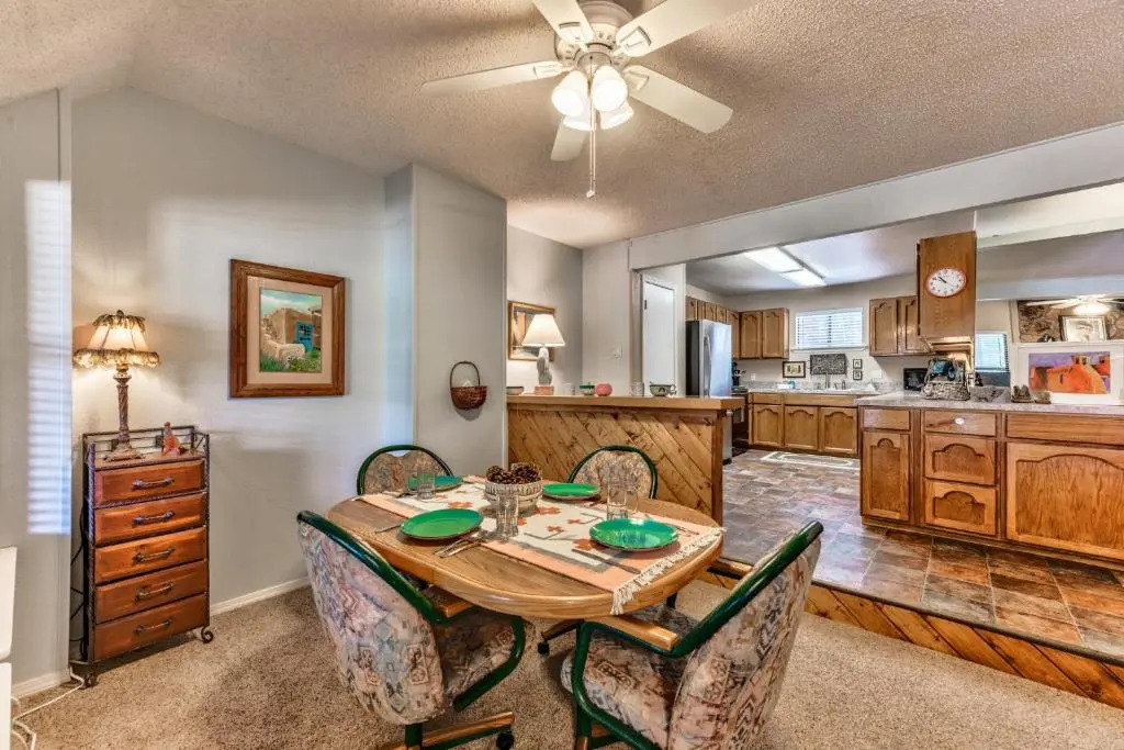 Pinon Park B11, 2 BR, Mountain Views, Deck, WiFi, Sleeps 4