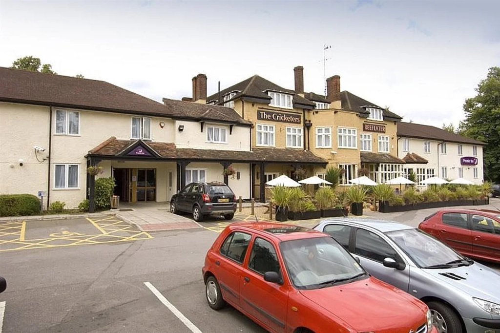 Premier Inn Bagshot