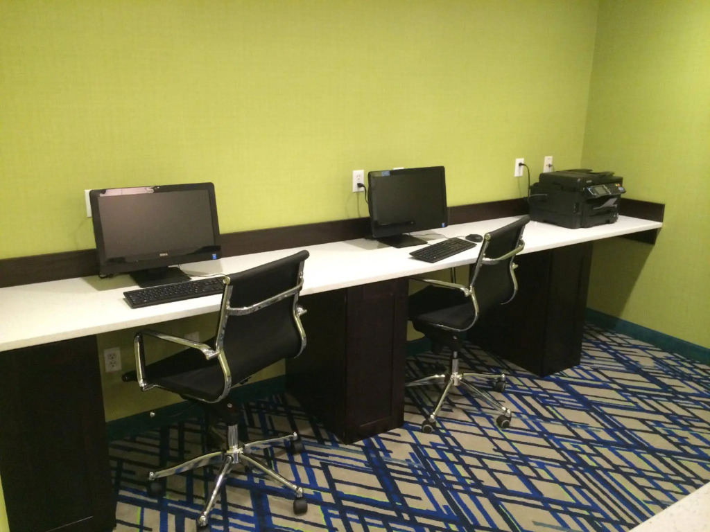 Holiday Inn Express and Suites West Ocean City by IHG