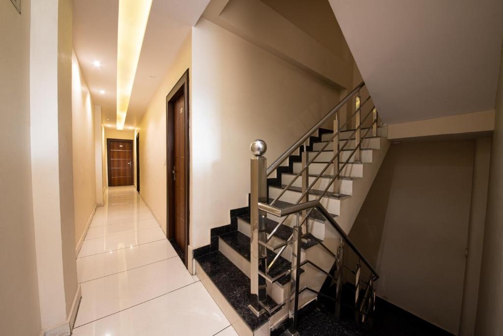 Perfectstayz Value Dwarkesh - Hotel Near Haridwar Railway station