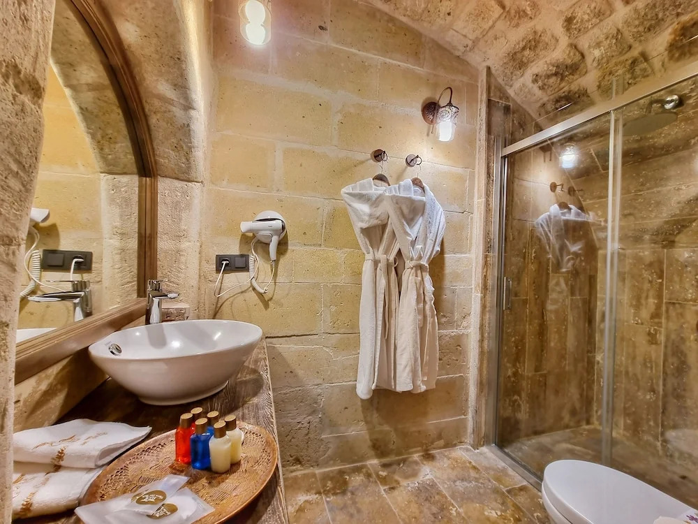 Elysion Cave Suites