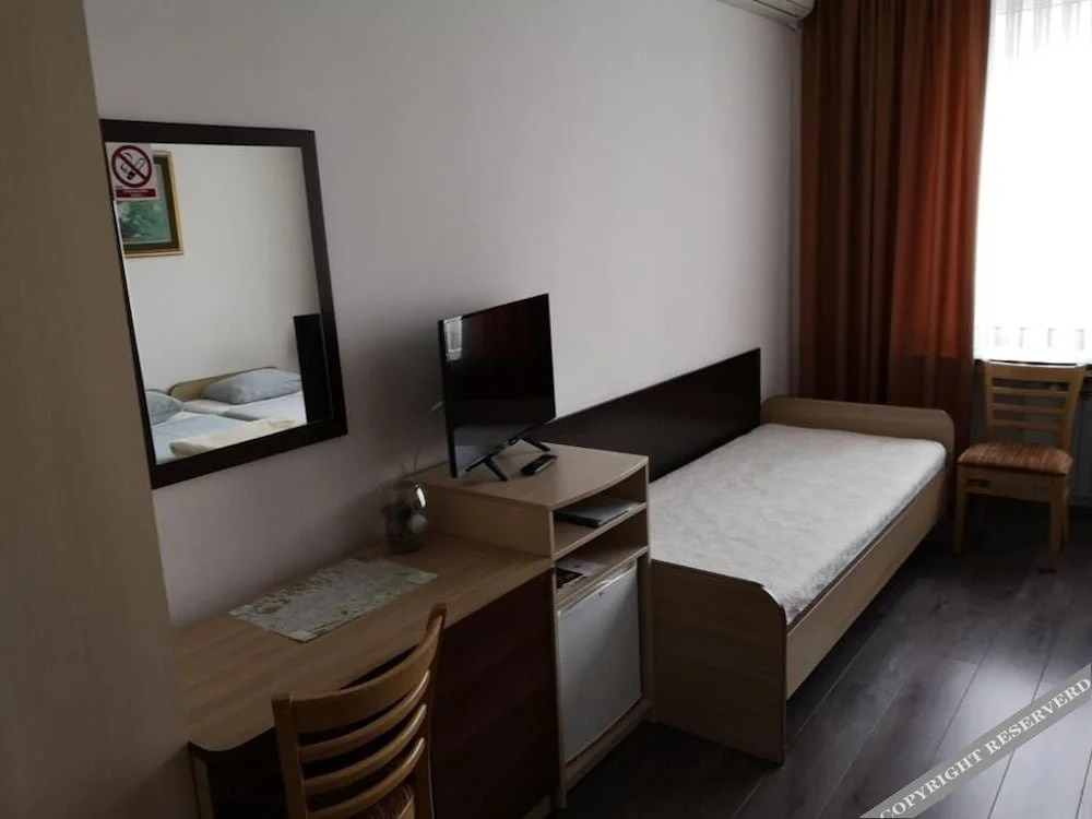 Rooms Lara