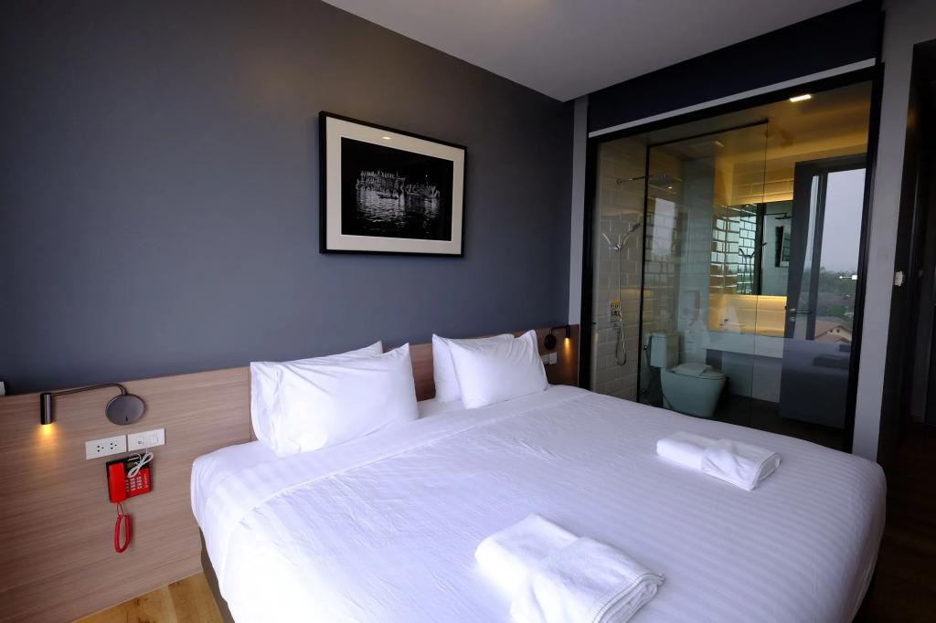 R Photo Hotel