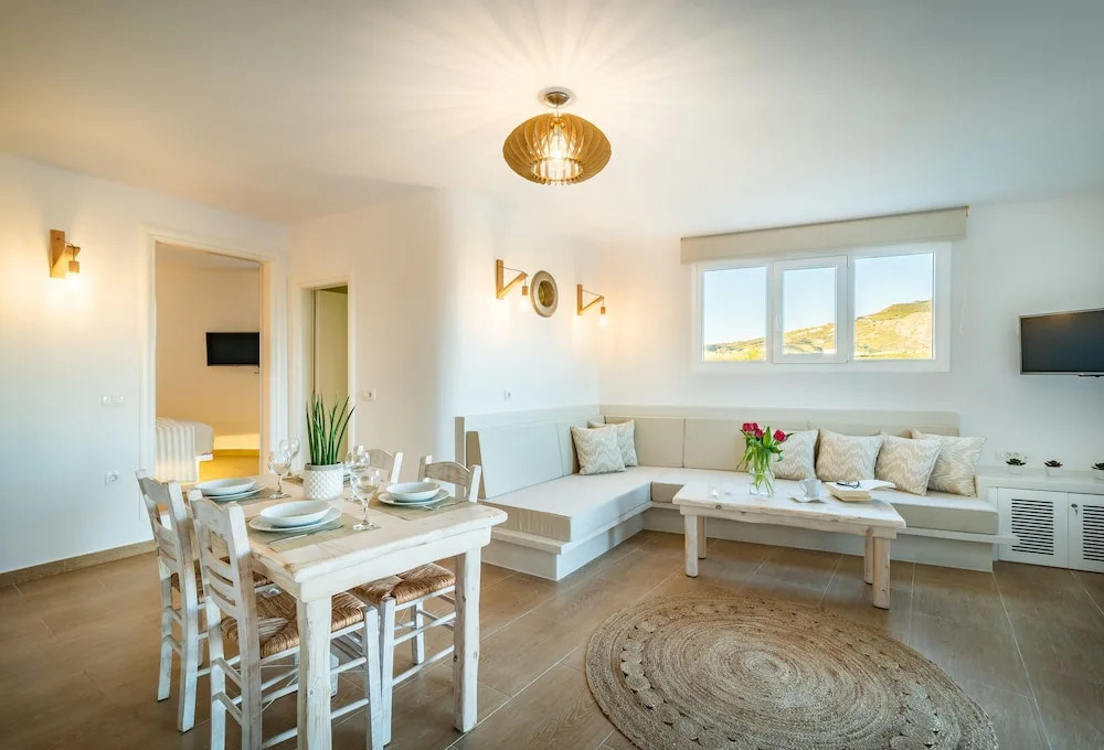 Klimata House - Private Hot Tub Pool & BBQ Villa