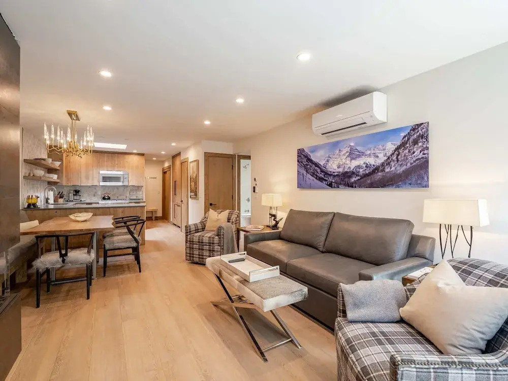 Le Petite Alps l 2BR Condo With Private Patio