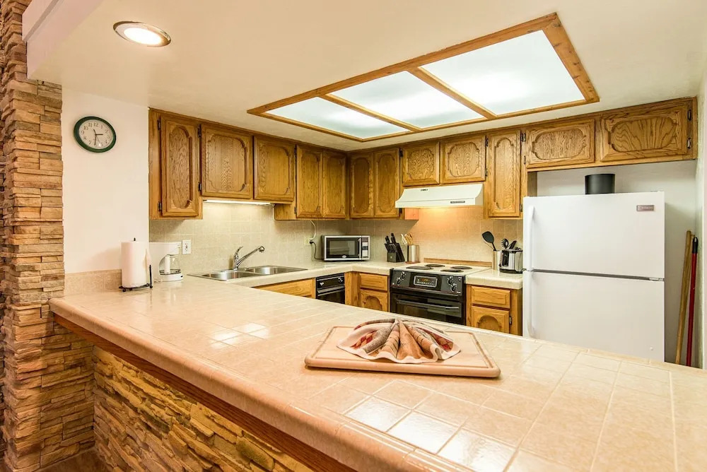 Lake Village Townhouse B