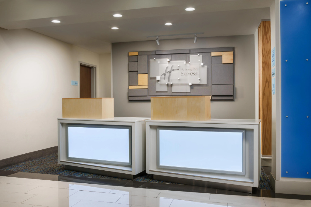 Holiday Inn Express & Suites Oakhurst-Yosemite Park Area by IHG