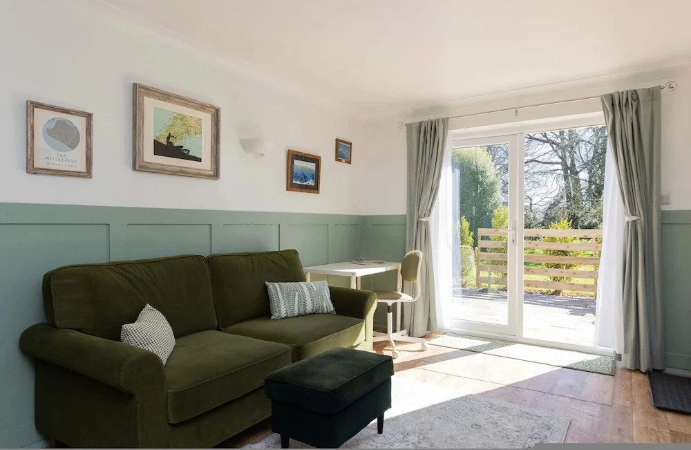 Stylish One Bed Annexe Near Marina and Beaches