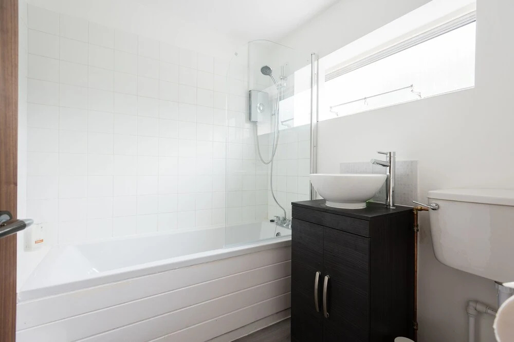 The Jericho Terrace House - 2BD + Parking