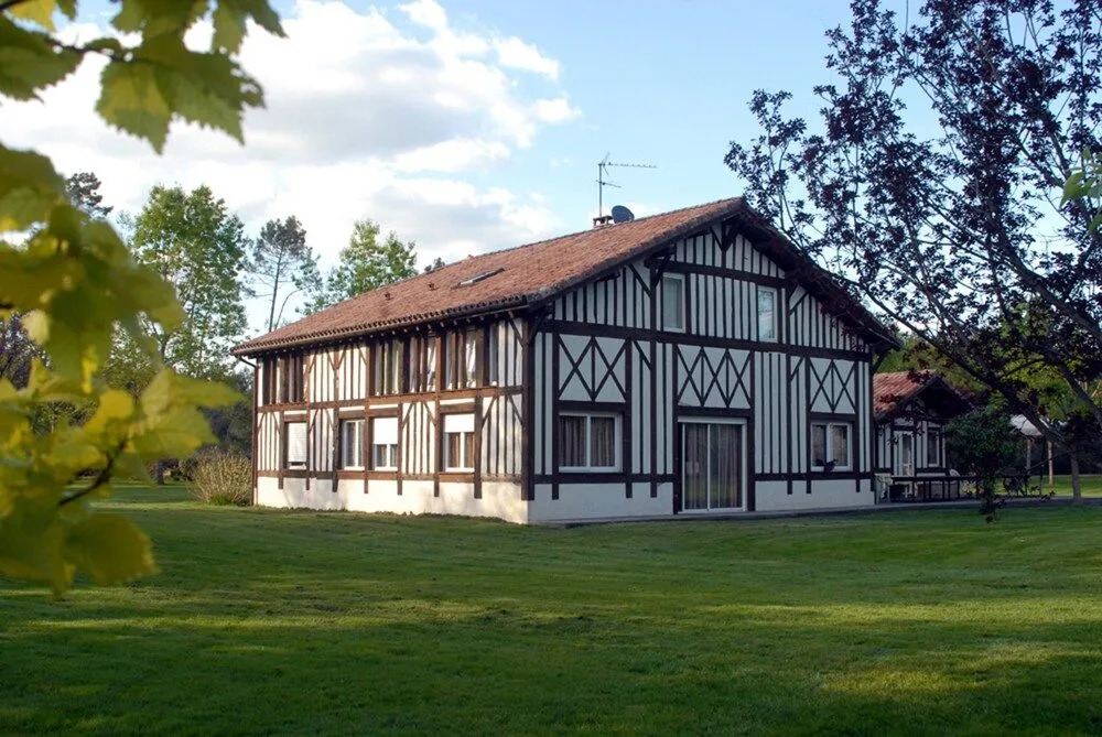 Les Arbousiers