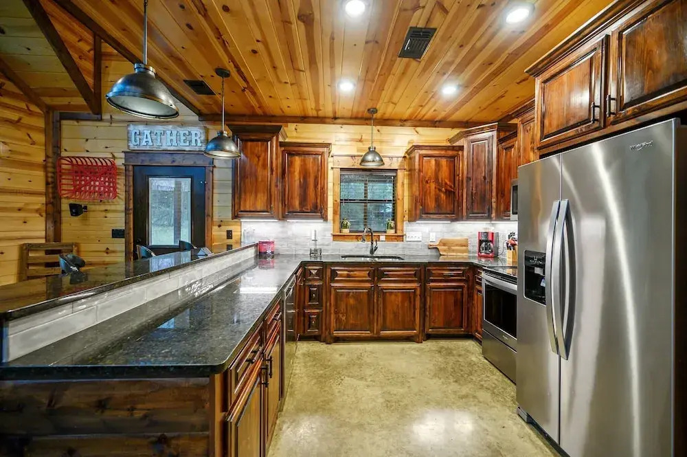 Sugar Mama Cabin for 10!
