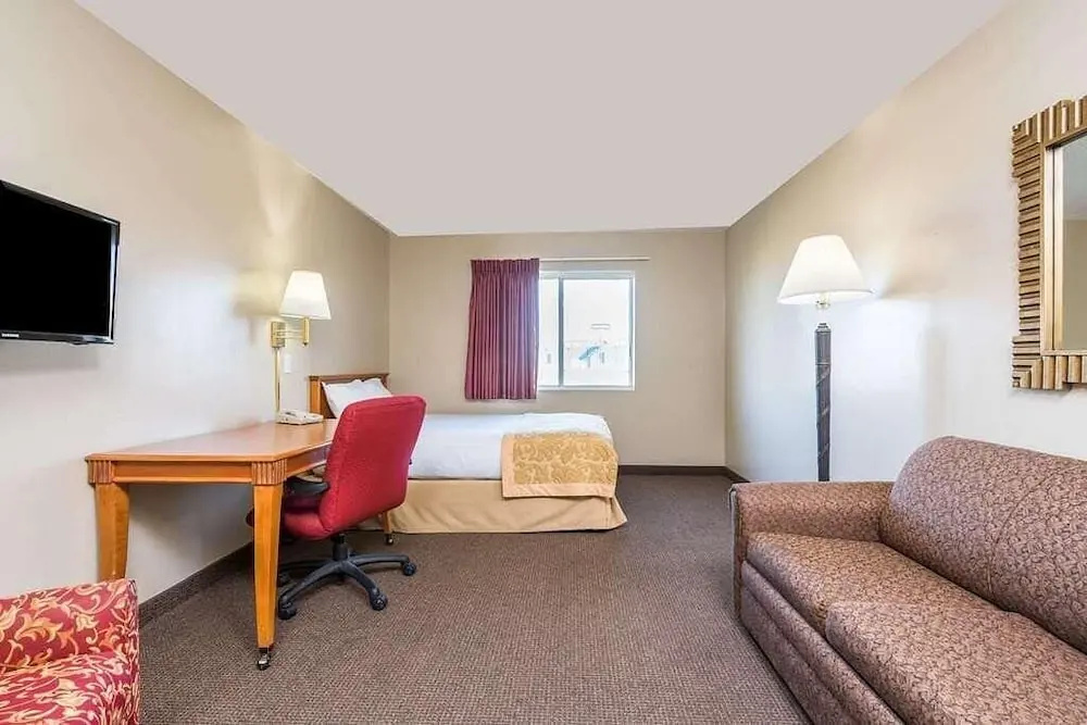 Bison Inn and Suites