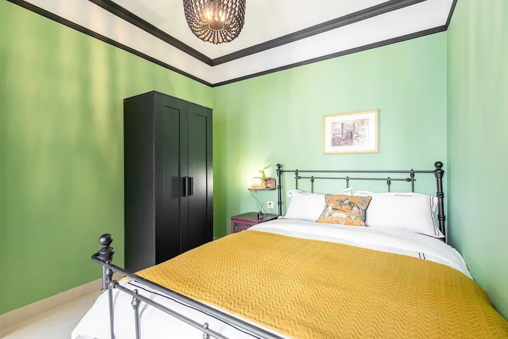 Locals Boutique Apartment Huafa Plaza 25