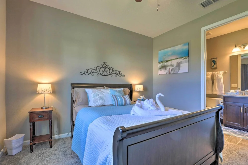 9 Mi to Disney: Home w/ Patio + Community Perks