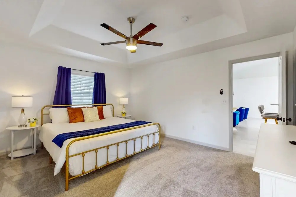 Home Near the Beach With Private Pool, Inviting Patio, Streaming & AC
