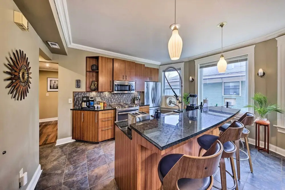 Walkable KC Home Base! Near Sports Events & Fun