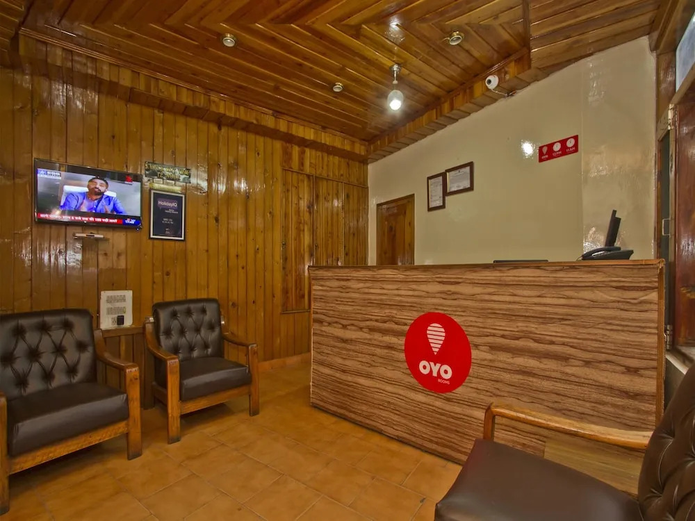 OYO 8895 Hotel Pine Grove