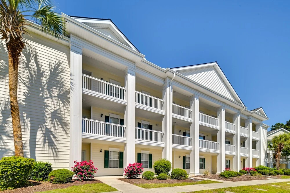 Myrtle Beach Condo w/ Pool: Near Golf & Mall!