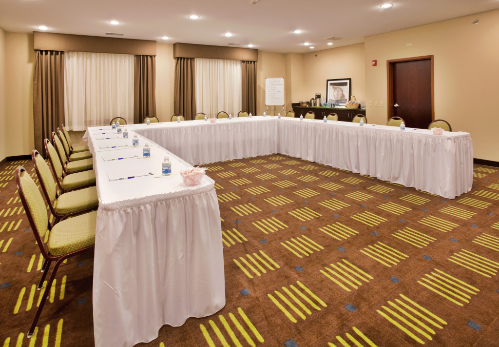 Holiday Inn Express Hotel & Suites St. Charles by IHG