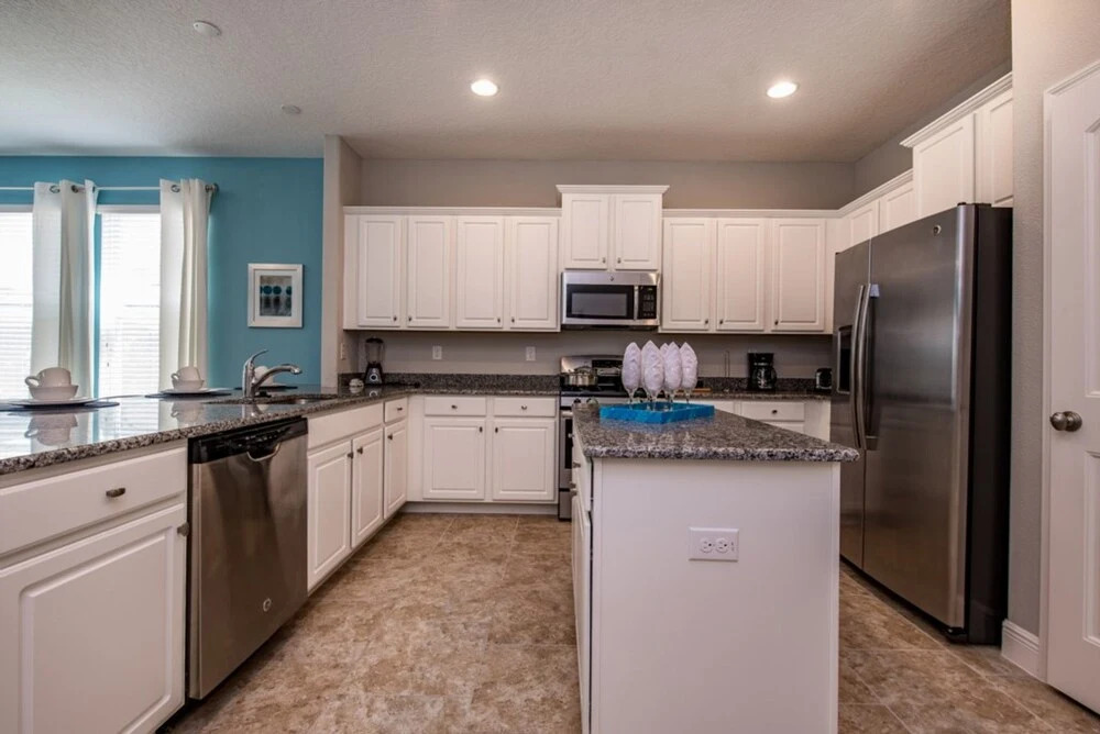 Solterra - 4104 Oaktree Drive