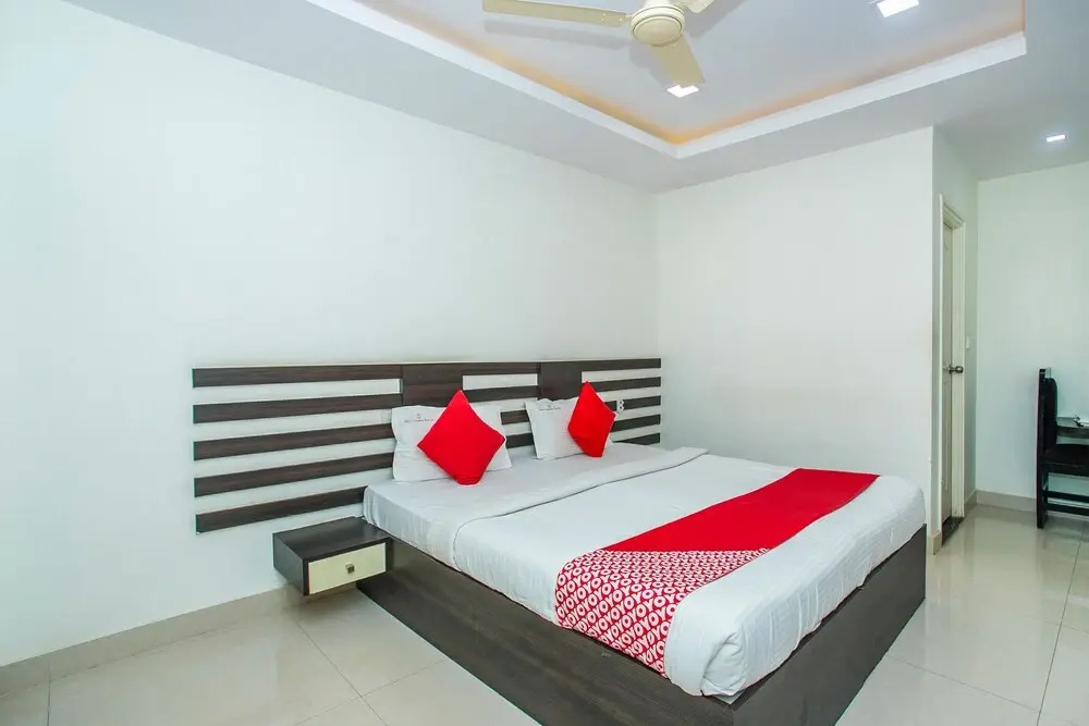 OYO 5641 Hotel Corporate Park Inn