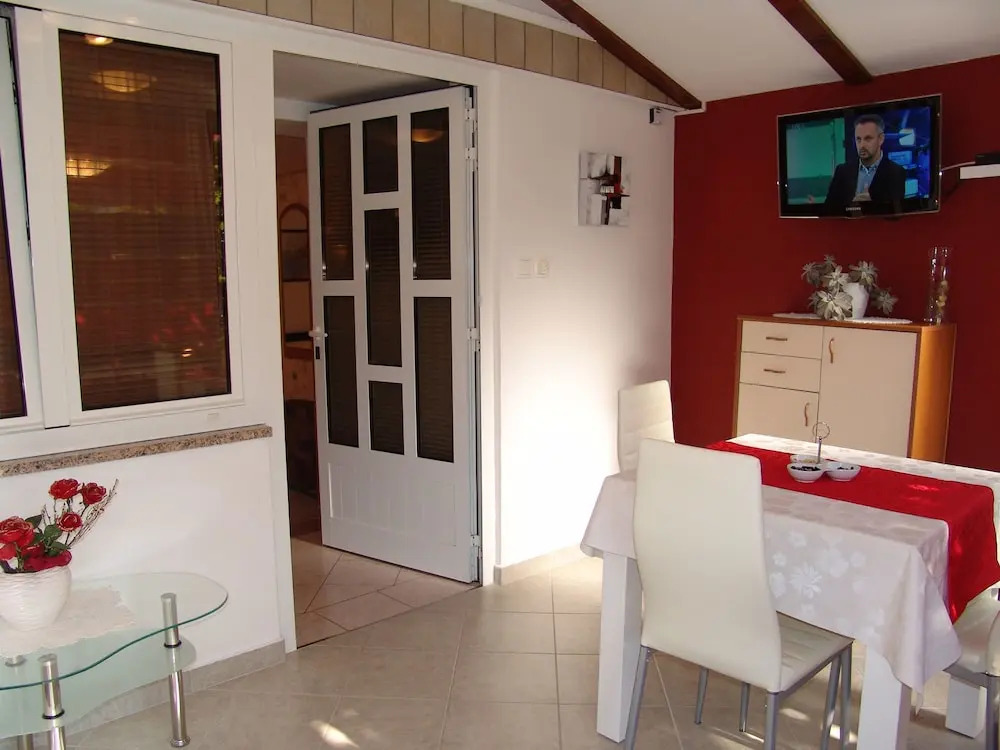 Apartments and Room Boris