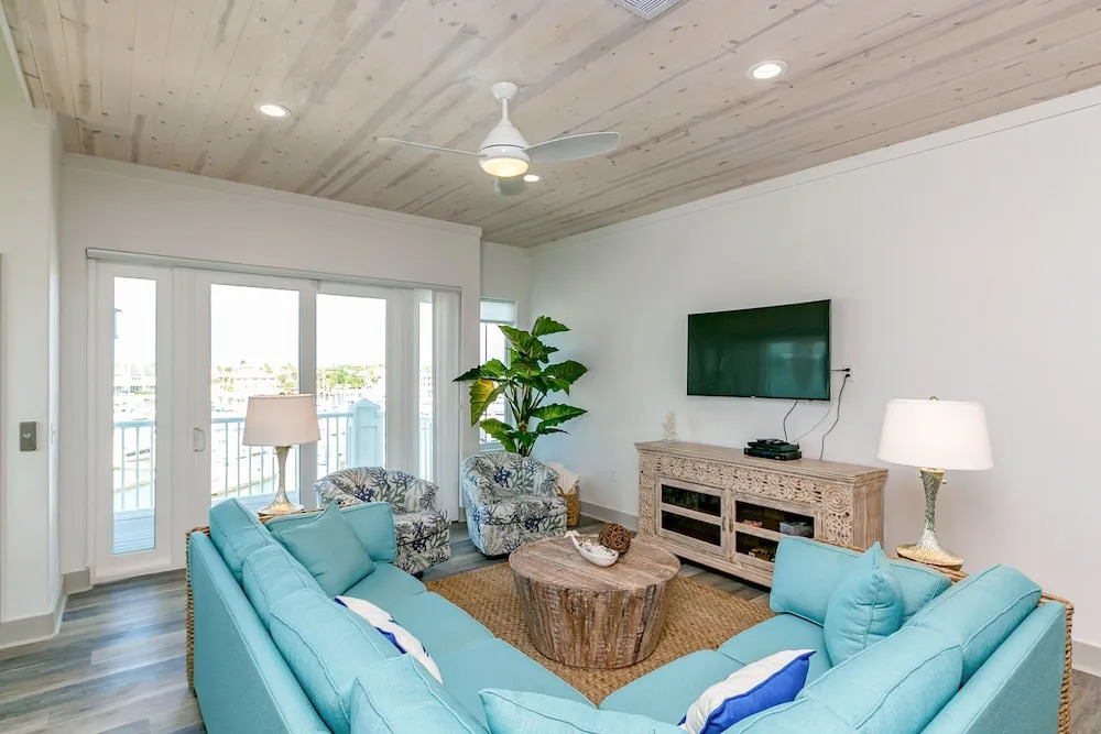 3br/3.5ba - Hot Tub, Pool, 360-degree Rooftop View 3 Bedroom Townhouse