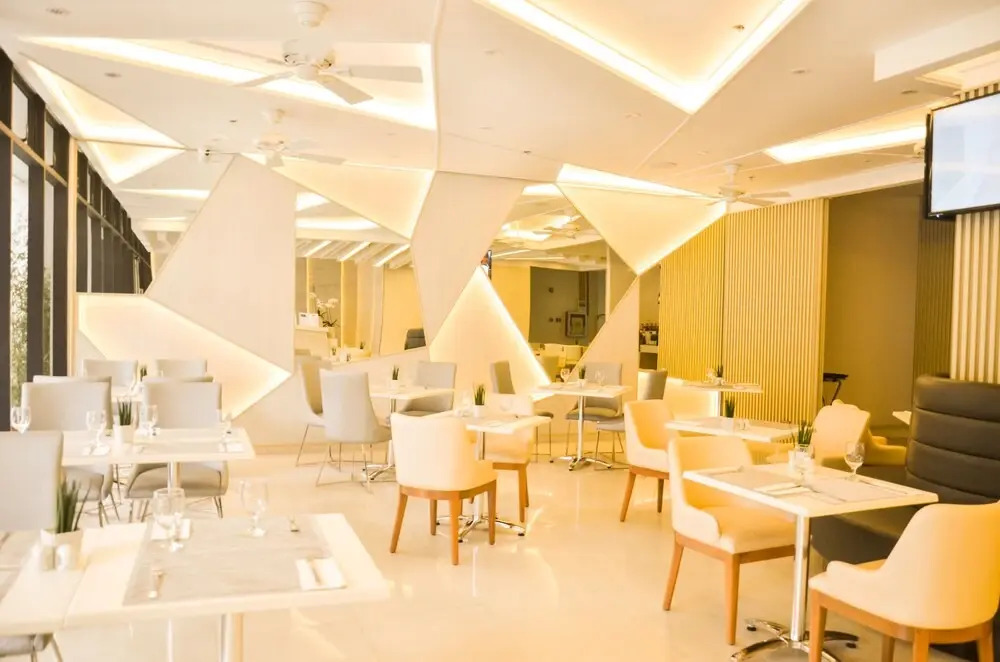 Aura One Hotel