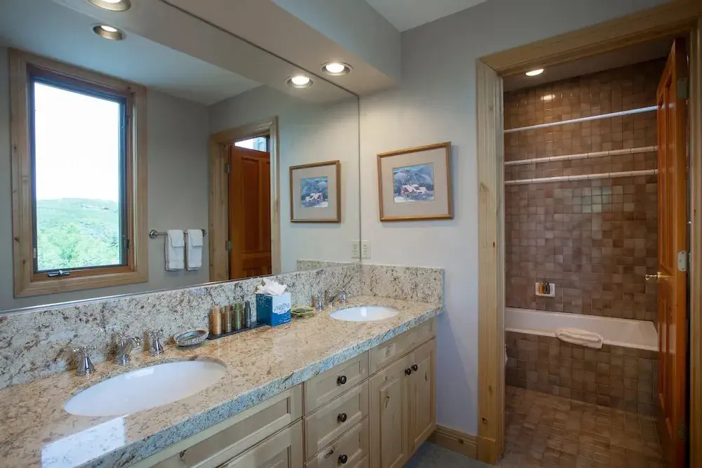 Trail's End Lodge at Deer Valley Resort - Two Bedroom Residence with Spa #406 2 Condo