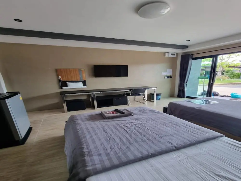 Ratchapruek DC Resort Angthong