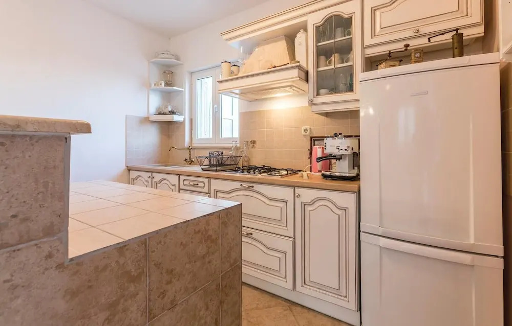 Four-Bedroom Holiday Home In Kastel Novi