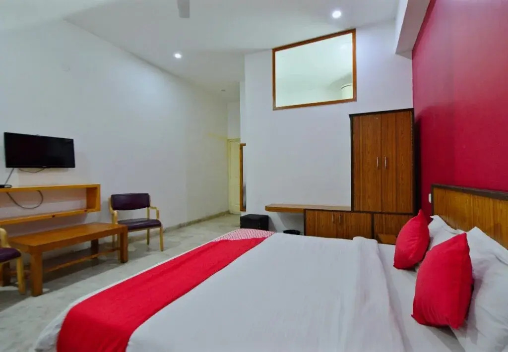 Hotel Rockstar by OYO Rooms