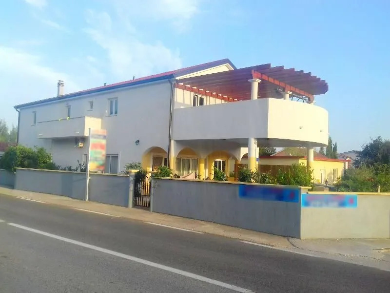 Apartments Bili