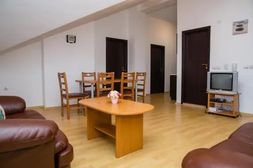 Three Mountains Apartment