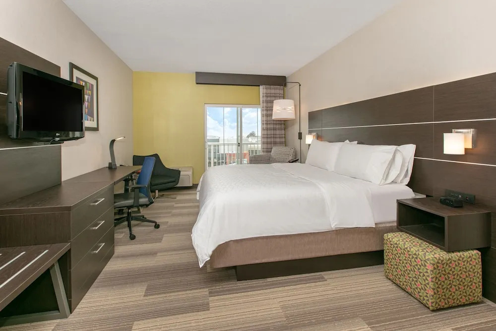 Holiday Inn Express Hotel & Suites Seaside Convention Center by IHG