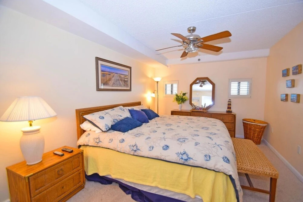 Carousel 2206 3 Bedroom Condo by RedAwning, Ocean City