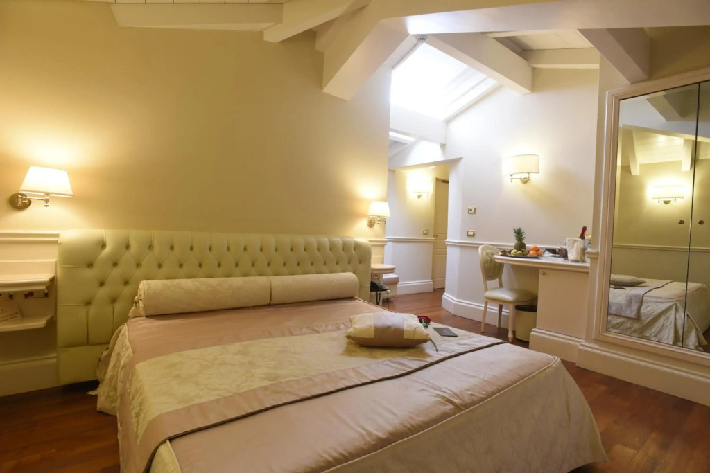 SANTA CHIARA SUITE HOTEL & SPA - Lecce