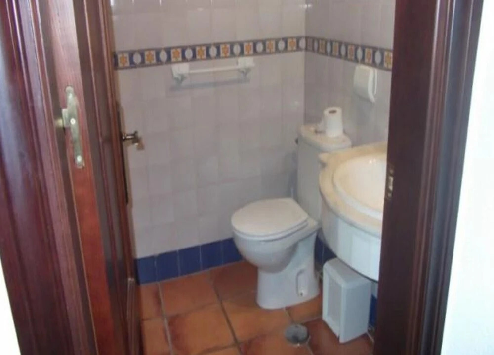 Apartment 2 Bedrooms With Pool 103424