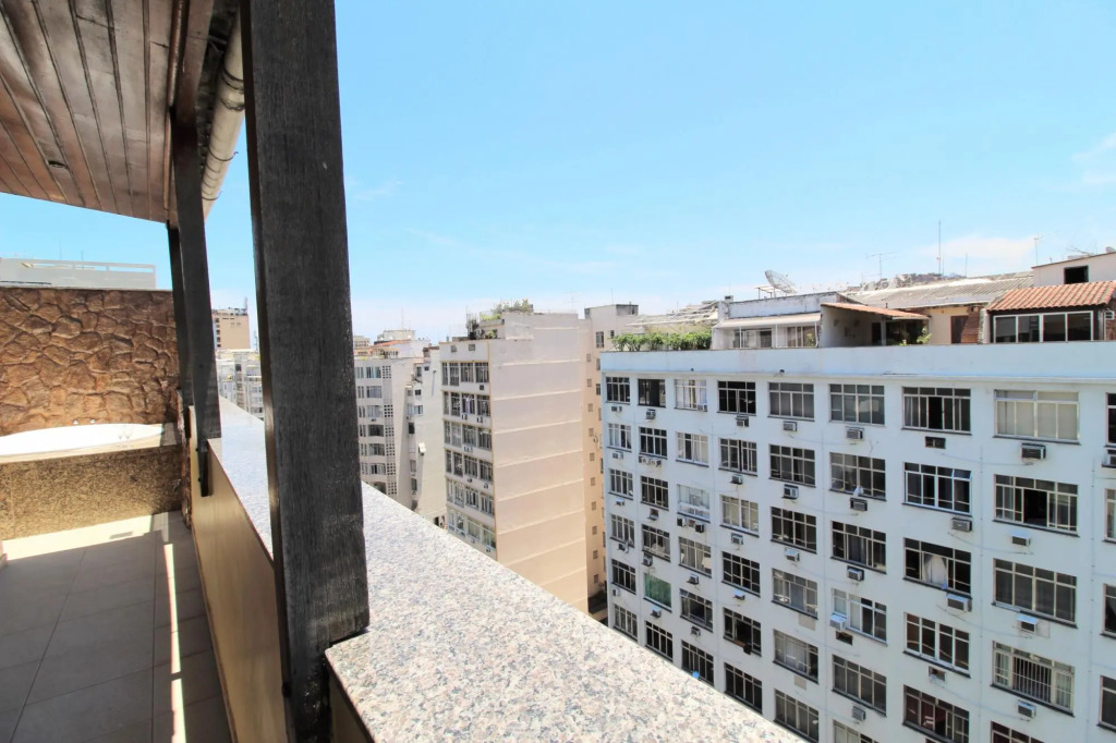 Pineapples F1137 Copacabana Elegant Penthouse