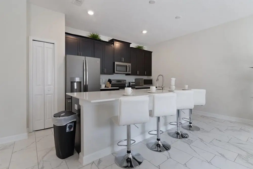 4BR 3BA Town Home in Storey Lake